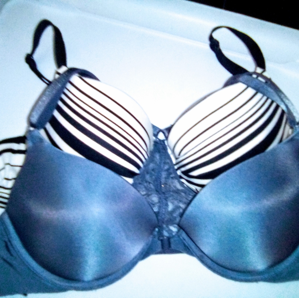 Victoria's Secret Bra Lot (2)